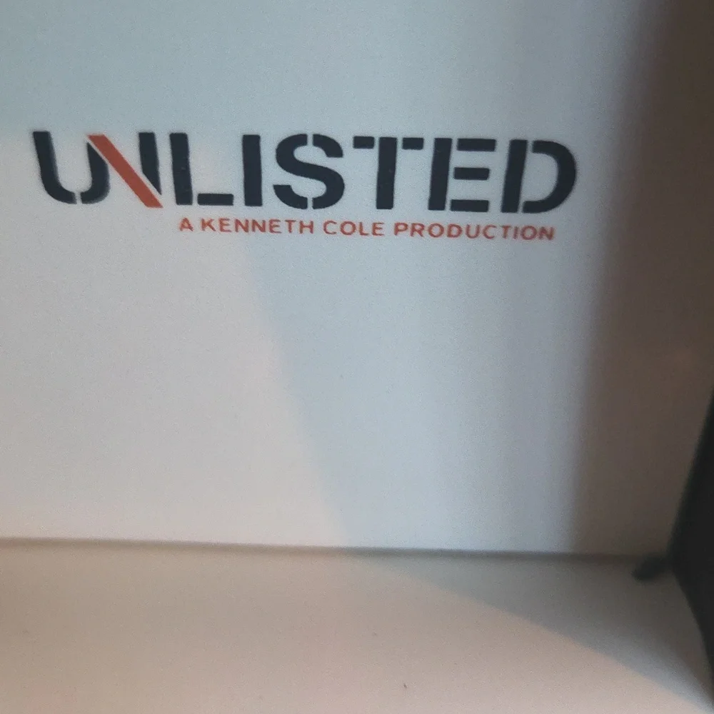 Kenneth Cole unlisted stylish large